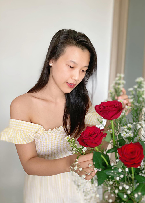 Sau 3 tháng sinh con, Hoàng Oanh nhanh chóng lấy lại vóc dáng.