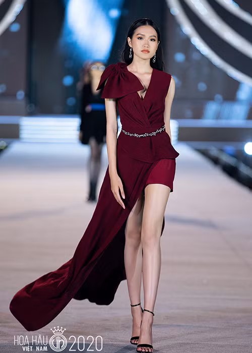 Ngay từ khi tham gia Hoa hậu Việt Nam 2020, Doãn Hải My đã nhận được sự chú ý của nhiều khán giả. Cô có gương mặt hao hao diễn viên Nhã Phương.