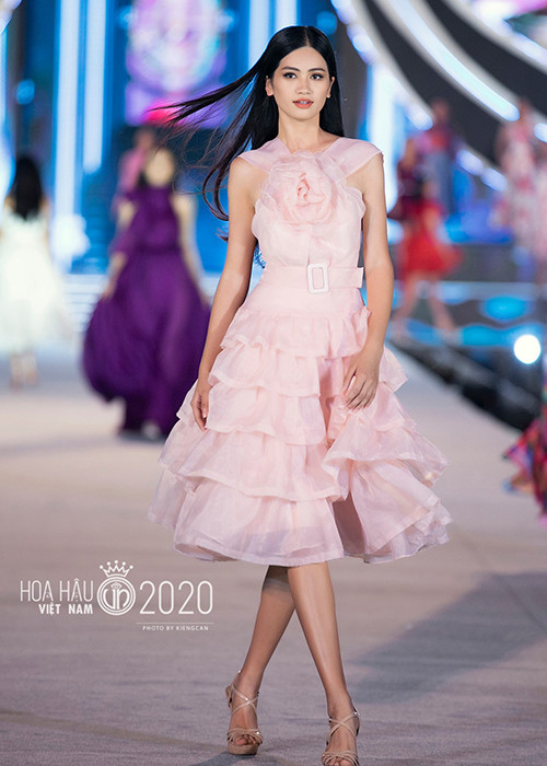 Nguyễn Thị Thu Phương sinh năm 2000, đến từ Bắc Ninh. Năm 2019, cô đoạt danh hiệu Hoa khôi Người đẹp Kinh Bắc.