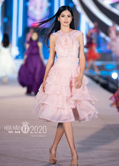 Nguyễn Thị Thu Phương sinh năm 2000, đến từ Bắc Ninh. Năm 2019, cô đoạt danh hiệu Hoa khôi Người đẹp Kinh Bắc.