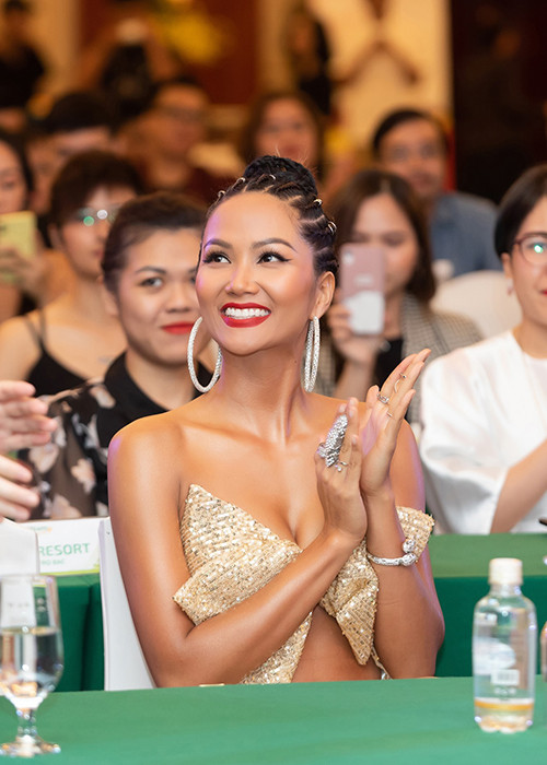 Top 5 Hoa hậu Hoàn vũ Thế giới 2018 đang nỗ lực lấy lại vóc dáng sau khi đánh mất hình thể săn chắc.