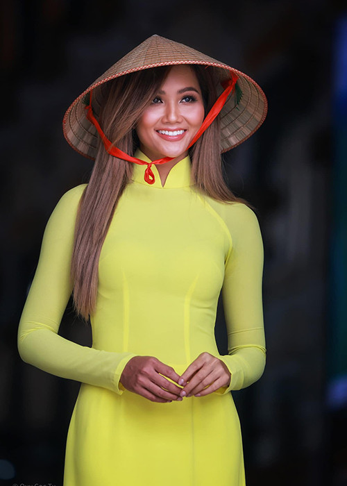 Hồi cuối tháng 10, H’hen Niê tâm sự, cô và bạn trai cũ từng cố gắng đi xa nhất có thể bằng cách chia sẻ và thấu hiểu.