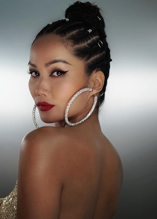 Một trong số những lý do H’hen Niê muốn có vóc dáng săn chắc là để đóng phim hành động.