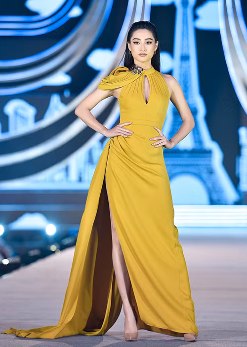 Đêm thi Người đẹp thời trang của Hoa hậu Việt Nam 2020 còn có sự tham gia trình diễn của các hoa hậu, á hậu.