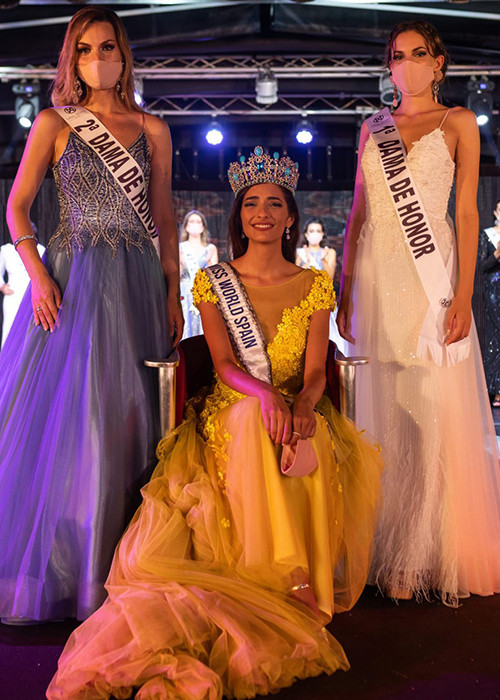 Đại diện Tây Ban Nha được đánh giá cao ở nhan sắc. Cô sở hữu chiều cao 1m8, số đo ba vòng 87-61-90, gương mặt sắc sảo.