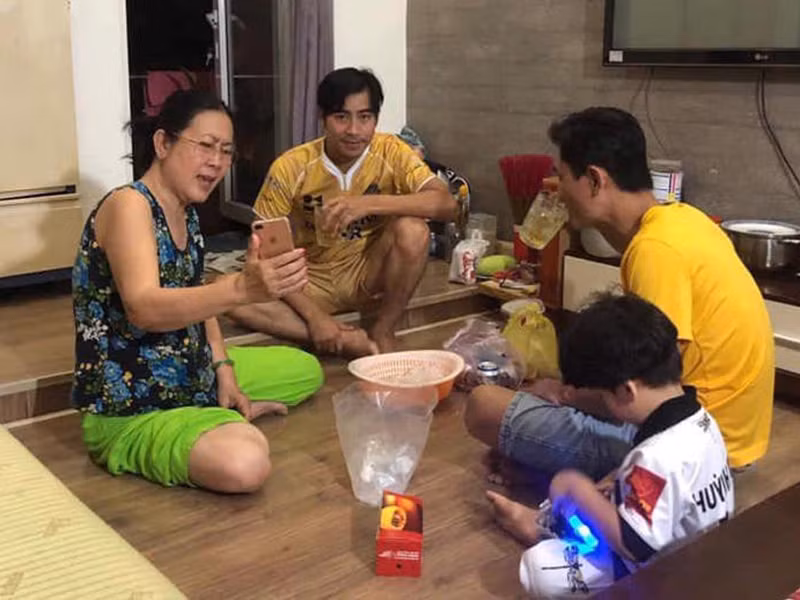 Chia sẻ về con rể cũ, mẹ của Ngọc Lan từng khen ngợi: "Thanh Bình hiền, có hiếu với cha mẹ lắm. Bình toàn tâm toàn ý với cái gia đình nhỏ của mình nữa”.