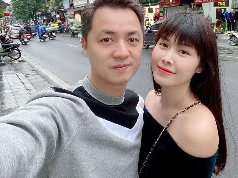 7 năm sau đám cưới, tình cảm của vợ chồng Đăng Khôi vẫn mặn nồng như hồi mới yêu.