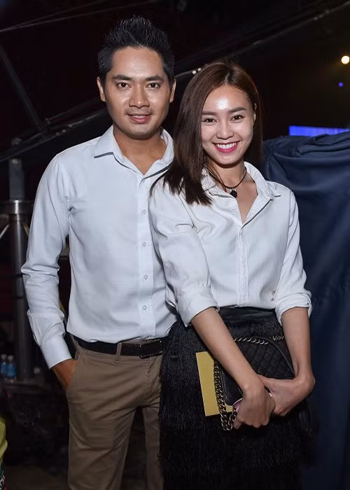 Tháng 9/2015, bị bắt gặp thân thiết bên Lan Ngọc trong ngày giỗ Tổ nghề sân khấu, Minh Luân khá bối rối và cho biết cả hai là bạn. Ảnh: Tinnhanhonline