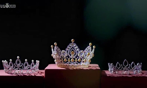 Ban tổ chức còn công bố vương miện dành cho á hậu 1 và 2. Ảnh: Phụ nữ Việt Nam