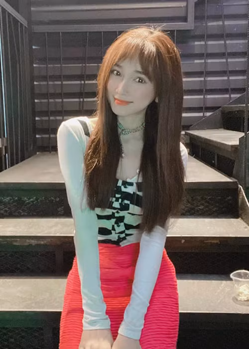 Nhiều khán giả cho rằng bà xã của Trường Giang đang giảm cân quá đà.