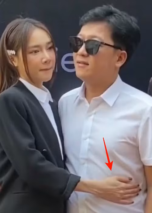 Sau khi sinh con gái đầu lòng, Nhã Phương gầy gò đáng báo động. Ảnh: Tiền Phong