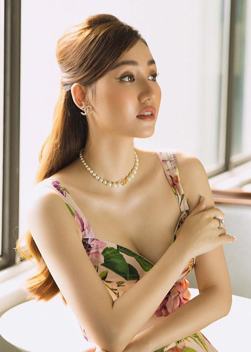 Sau 4 năm kết hôn, Trà My là bà mẹ một con xinh đẹp. Với cuộc sống hiện tại, nàng á hậu cho biết, cô cảm thấy hài lòng.