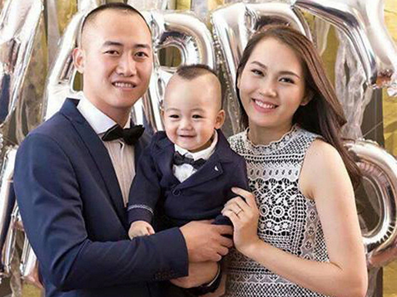 Thiếu gia Đỗ Bình Dương - chồng siêu mẫu Ngọc Thạch lại tặng con trai đầu lòng món quà trung thu là siêu xe vài chục tỷ.