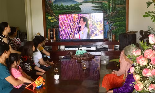 Bat ngo gia the “khong phai dang vua” cua Hoa hau Do Thi Ha-Hinh-2