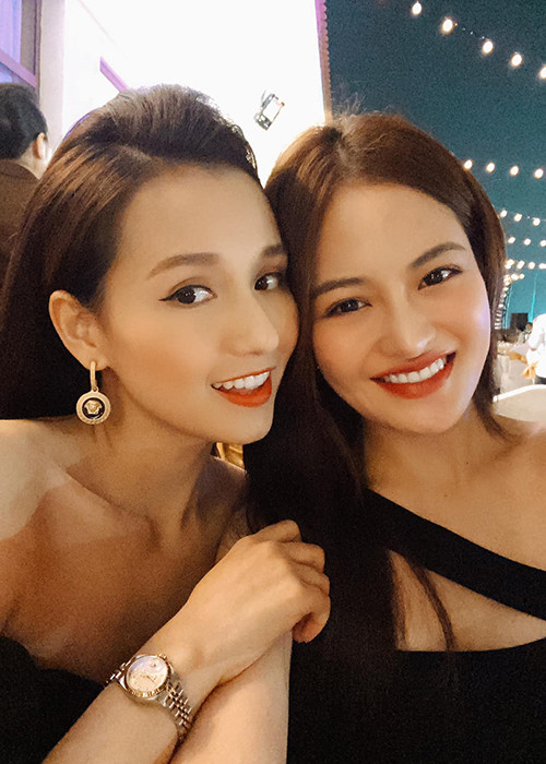 Lã Thanh Huyền chia sẻ hình ảnh tiệc cưới của Thu Hoài.