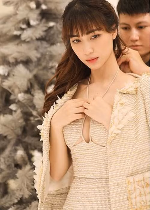 Nữ ca sĩ từng chia sẻ trên Saostar, cô đã chín chắn hơn, biết tiết chế, biết thế nào là đúng sai, không cãi nhau hay giải thích nhiều với antifan.