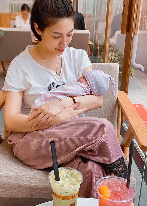 Pha Lê nhận được nhiều lời động viên sau quyết định đầy khó khăn.