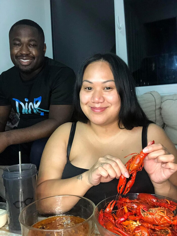 Cô nàng nổi tiếng nhờ tính cách hài hước và sự thẳng thắn khi bày tỏ quan điểm của mình về các chủ đề Body Shaming. Cô thường xuyên đăng tải vô số video vui nhộn khác về cuộc sống thường ngày, tư vấn chuyện tình yêu... chính vì tương tác với fan rất nhiệt tình trên mạng xã hội mà sự mất tích của cô nàng làm dân tình vô cùng hoang mang.