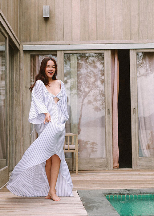 Cô thường xuyên tung các sản phẩm âm nhạc, đi diễn.