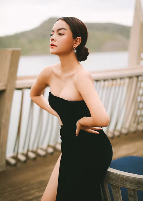 Hồi tháng 10 vừa qua, Phạm Quỳnh Anh bức xúc khi bị trai lạ gạ tình với giá 3 tỷ đồng và 1 căn chung cư.