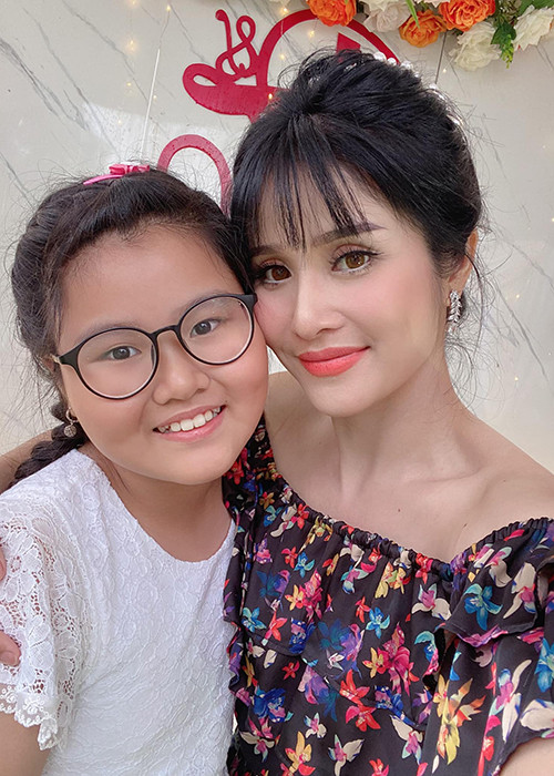 Con gái của Thảo Trang hiện tại sống cùng bố.