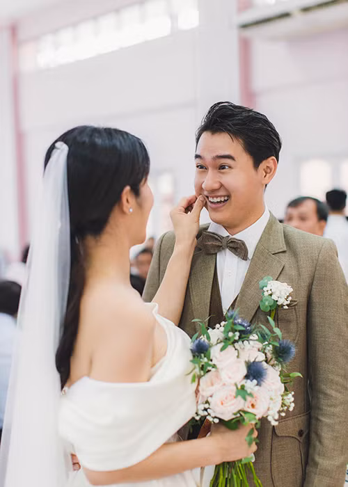 Quang Pháp kém Thảo Trang 9 tuổi. Cả hai quen nhau sau khi đóng chung phim "Má tôi là đại gia".