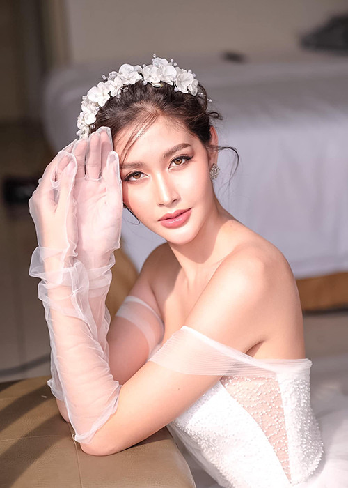 Khi đến Việt Nam năm 2018, cô cho biết, bản thân vẫn chưa chuyển giới 100% thành nữ vì lý do sức khỏe.