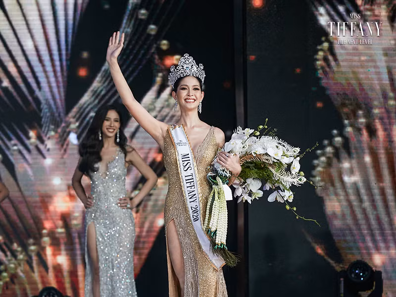 Đêm chung kết cuộc thi Hoa hậu chuyển giới Thái Lan 2020 khép lại với chiến thắng thuộc về Rock Kwanlada.