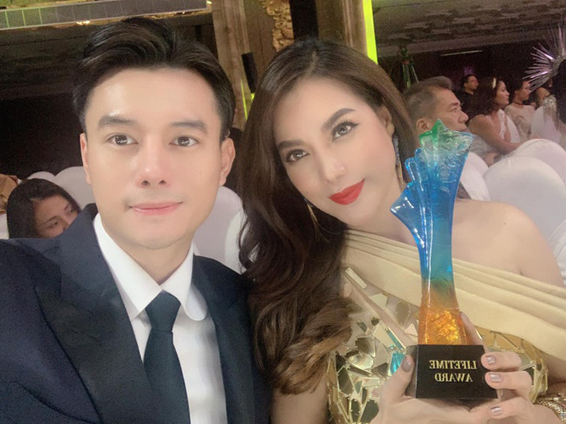 Từ năm 2019 đến nay, Trương Ngọc Ánh thường xuyên xuất hiện bên diễn viên Anh Dũng. Trước nghi vấn tình cảm, cả hai luôn phủ nhận.