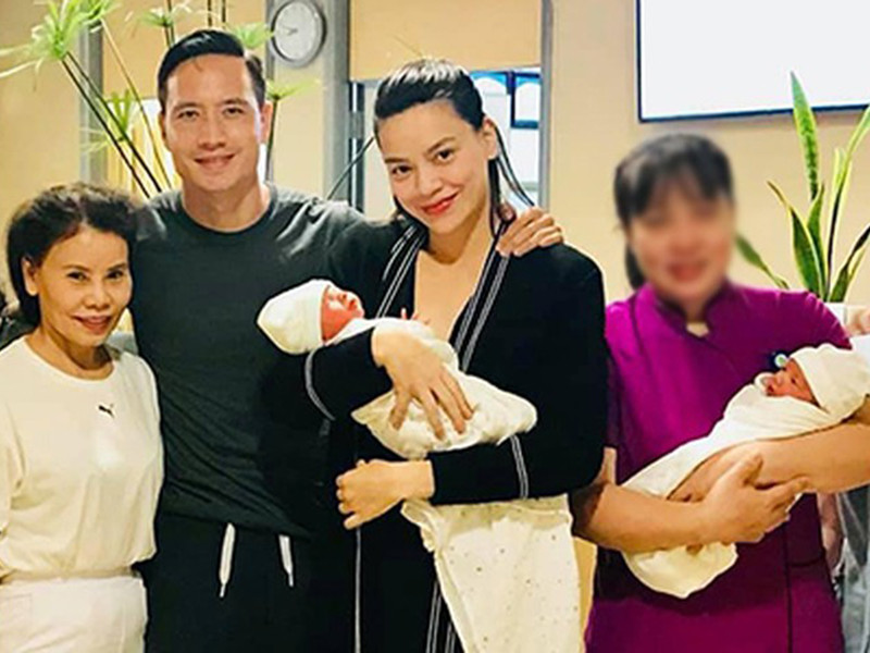 Kim Lý muốn có con với Hồ Ngọc Hà. Mong ước này thành hiện thực khi nữ ca sĩ sinh đôi, một trai một gái cách đây ít ngày.