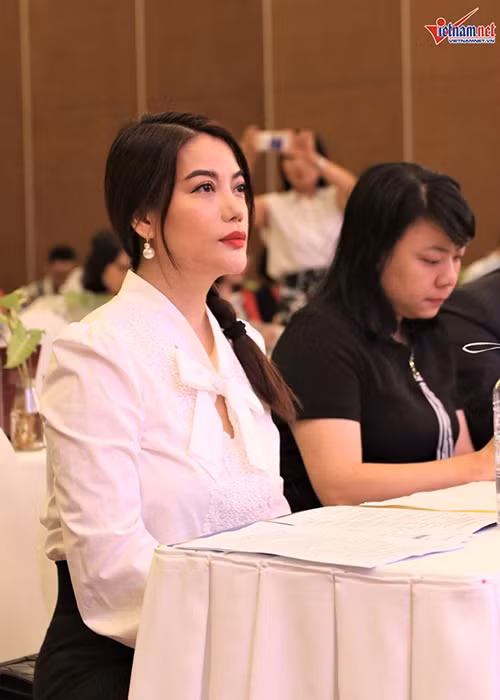 Cũng trong năm 2019, cô làm giám khảo của hạng mục phim truyện dự thi tại Liên hoan phim Việt Nam lần thứ 21. Ảnh: Vietnamnet