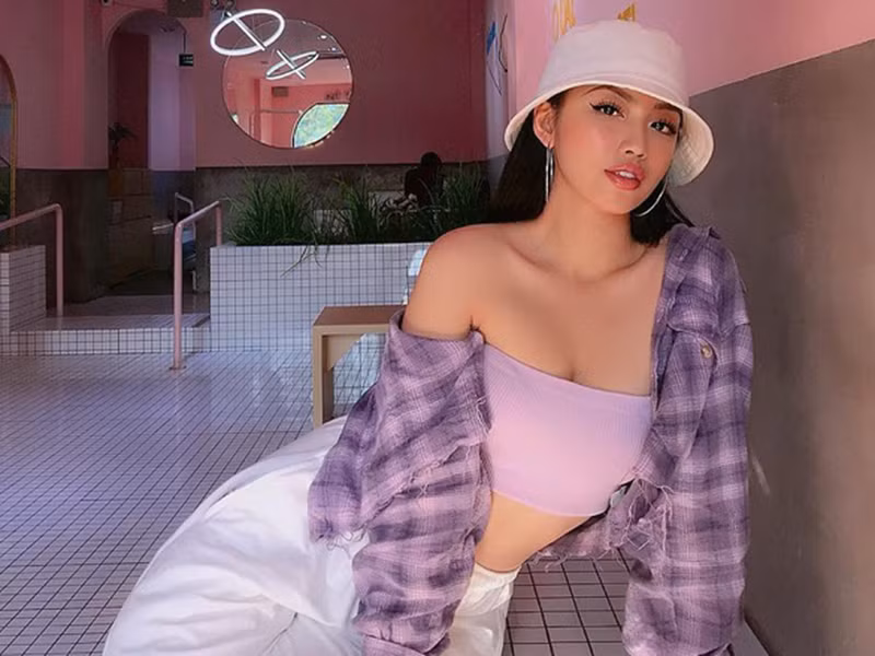 Sau khi chính thức chia tay Ngọc Thảo được 2 tháng, Andree được cho là hẹn hò người mẫu lookbook Ngọc Chi. Chia sẻ trên Zing, Ngọc Chi khẳng định cô không phải là người thứ ba. Vì không muốn chia sẻ chuyện riêng tư lên mạng xã hội quá nhiều, nữ người mẫu và Andree không đăng ảnh hẹn hò.