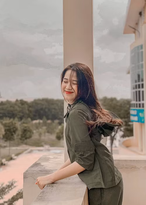 Trước khi tham gia Hoa hậu Việt Nam, Đỗ Thị Hà xin phép nhà trường tạo điều kiện nghỉ học tạm thời để tập trung thi.