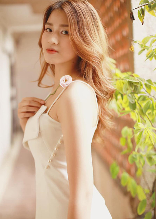 Đỗ Thị Hà chia sẻ, bố mẹ của cô là nông dân và làm tự do. Thấu hiểu những khó khăn của gia đình nên người đẹp chi tiêu hợp lý để tham gia cuộc thi.