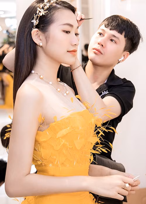 Hiện tại, cô đang là sinh viên năm 1 lớp chất lượng cao của Đại học Luật Hà Nội.