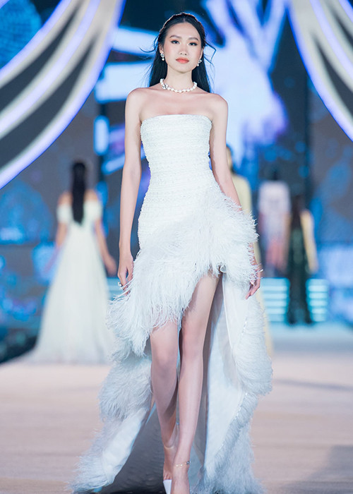 Gương mặt của Doãn Hải My được nhận xét hao hao diễn viên Nhã Phương.