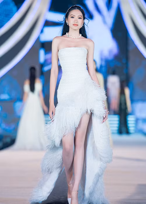 Gương mặt của Doãn Hải My được nhận xét hao hao diễn viên Nhã Phương.