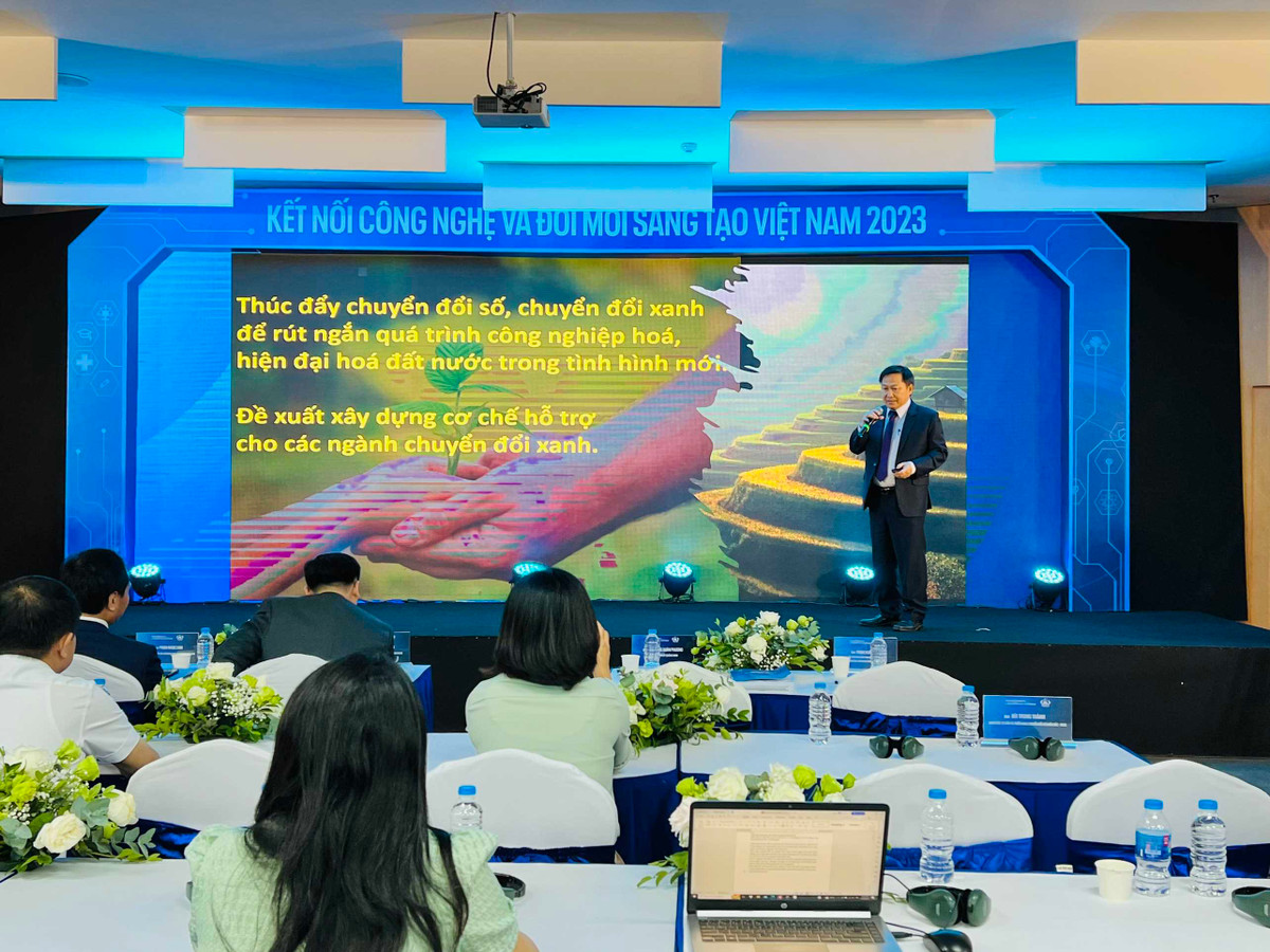 Chuyen doi so, chuyen doi xanh rut ngan qua trinh cong nghiep hoa