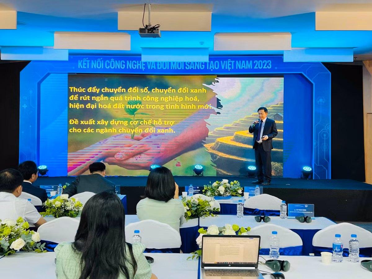 Chuyen doi so, chuyen doi xanh rut ngan qua trinh cong nghiep hoa