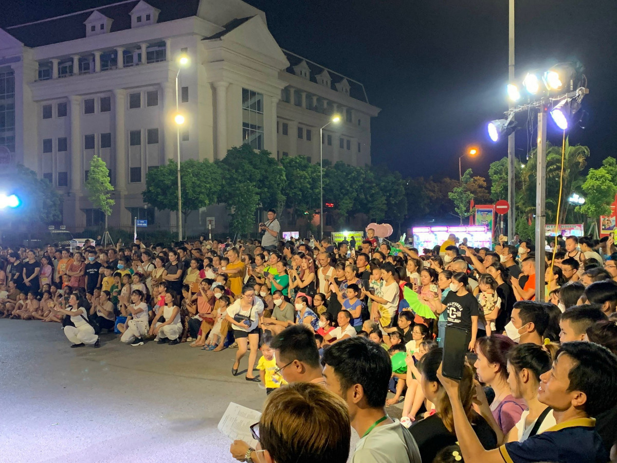 Thành đoàn Hải Dương tổ chức lễ hội DJ đường phố, giao lưu nhóm nhảy hiện đại vào tối 2/9. Bảo tàng tỉnh Hải Dương tiếp tục tổ chức hoạt động trải nghiệm không gian xưa, nghề truyền thống. 