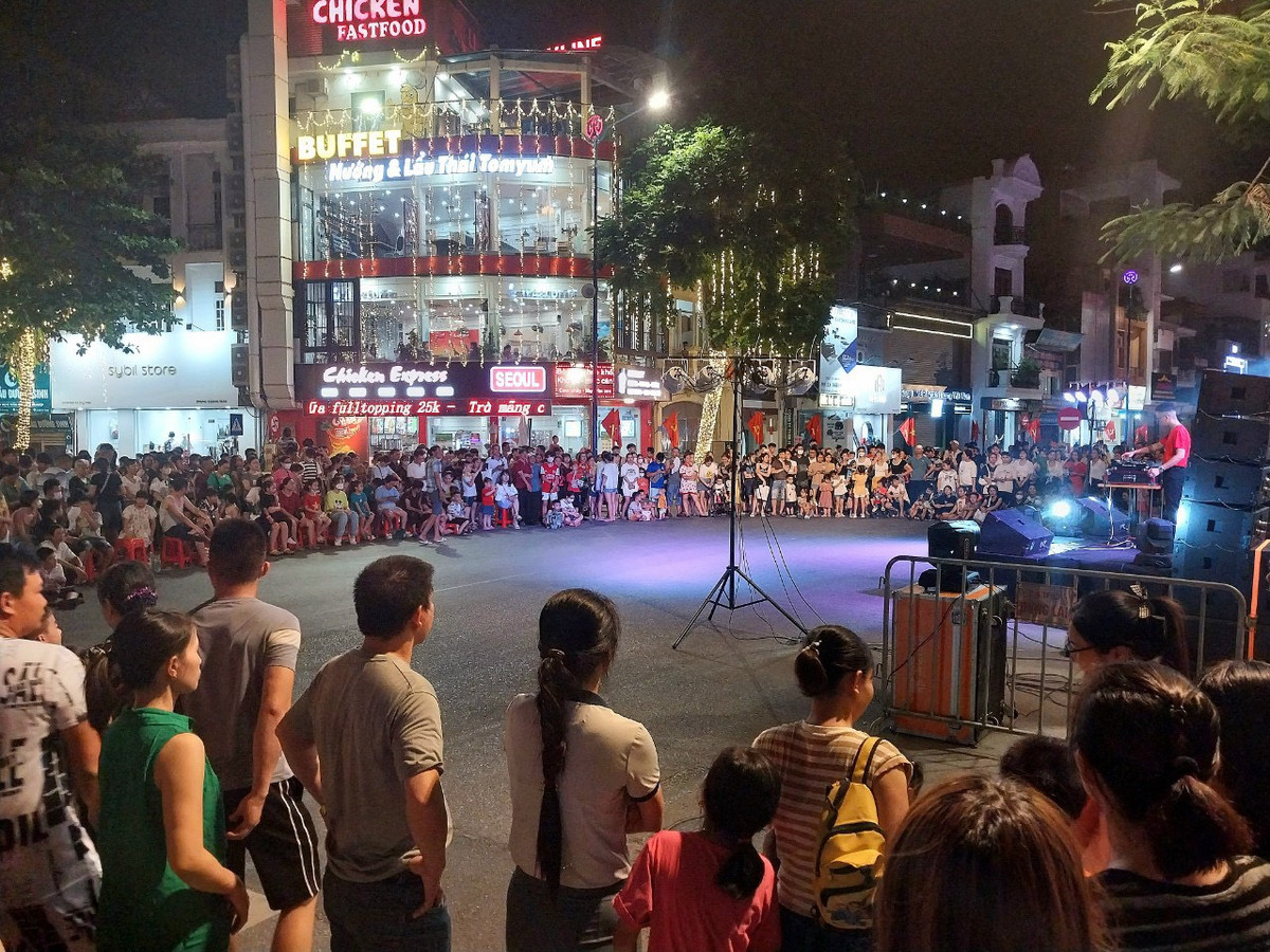 Trung tâm Văn hóa, Thông tin, Thể thao thành phố Hải Dương đã tổ chức hoạt động múa lân rồng vào tối thứ bảy 2/9 để phục vụ người dân, du khách nhân dịp nghỉ lễ Quốc khánh, thu hút đông đảo du khách. 