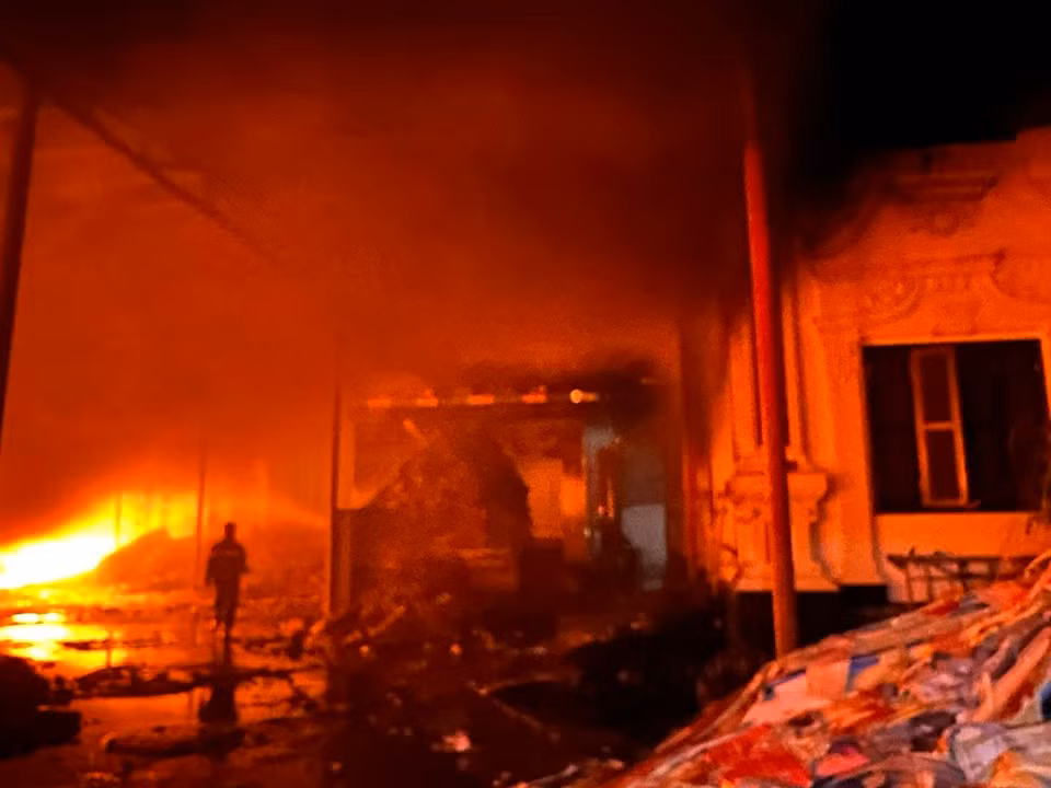 Hai Phong: Mot canh sat bi thuong khi cuu hoa tai mot nha xuong