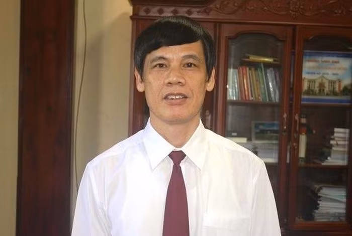 Ban Bí thư kết luận, ông Nguyễn Đình Xứng đã suy thoái về tư tưởng chính trị, đạo đức, lối sống; vi phạm nguyên tắc tập trung dân chủ, quy chế làm việc, quy định của Đảng, pháp luật của Nhà nước, quy định những điều đảng viên không được làm và trách nhiệm nêu gương, gây hậu quả rất nghiêm trọng, khó khắc phục, thiệt hại lớn ngân sách nhà nước, dư luận bức xúc, ảnh hưởng xấu đến uy tín của tổ chức đảng, chính quyền địa phương. Ban Bí thư quyết định kỷ luật Cách chức tất cả các chức vụ trong Đảng đối với ông Nguyễn Đình Xứng. 