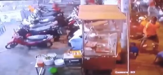 Tối 5/6/2020, Thành, Trí “Nhảm” và hơn 60 thanh niên điều khiển xe gắn máy, mang hung khí chạy qua một số tuyến đường ở quận Bình Tân rồi đến quán nhậu Ốc Hương (phường An Lạc A) tìm đối thủ, gây náo loạn đường phố. Tránh “phe ta đánh phe mình”, các đối tượng mặc áo màu cam để phân biệt.