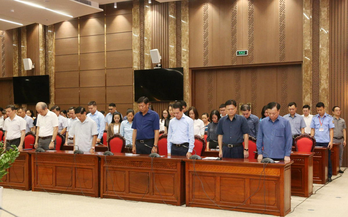 Bi thu Thanh uy Ha Noi quyen gop ung ho cac nan nhan vu chay chung cu mini