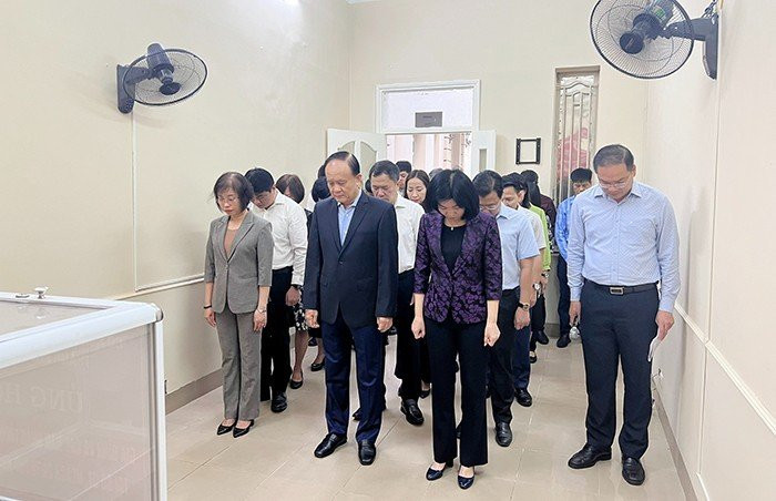 Bi thu Thanh uy Ha Noi quyen gop ung ho cac nan nhan vu chay chung cu mini-Hinh-3