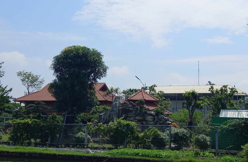 Hai Duong: Mot ho dan xay dung biet phu trai phep tren dat nong nghiep