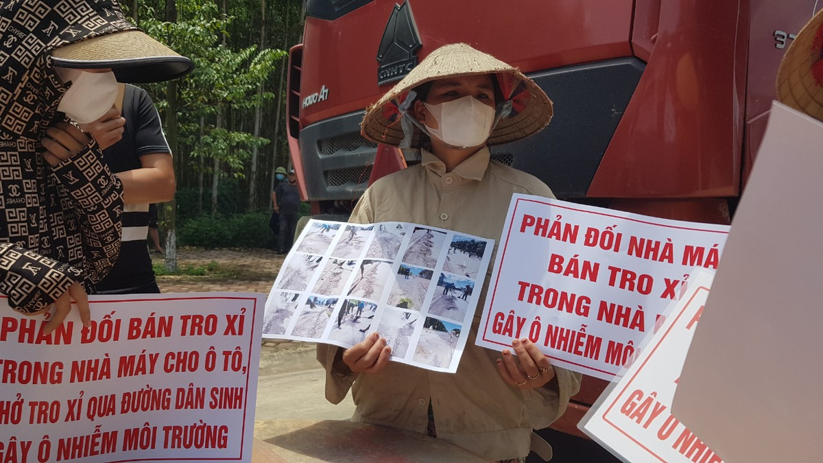 Dan buc xuc chan xe cho tro, xi Nha may Nhiet dien BOT Hai Duong-Hinh-2