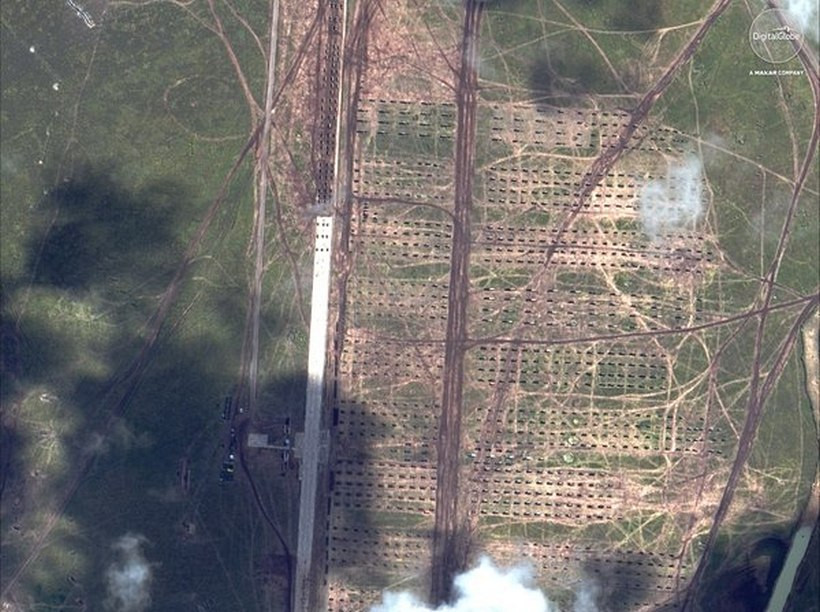 Dựa vào hình ảnh do DigitalGlobe công bố thì những bức ảnh thám không chụp từ vệ tinh này được chụp vào ngày 13/9, vào thời điểm Nga, Trung Quốc và Mông Cổ tổ chức lễ duyệt binh mở màn Vostok-2018. Nguồn ảnh: DigitalGlobe.