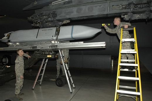 Và sẽ là mối họa cho cả Mỹ và Israel nếu Nga tuyên bố chuyển giao vũ khí này cho Syria vận hành bởi sự nguy hiểm của vũ khí này. Khả năng này là hoàn toàn có thể nếu Mỹ mạo hiểm với kế hoạch của mình bởi không giống như phiên bản đạn đạo Iskander-M, phiên bản K chỉ được trang bị tên lửa hành trình.